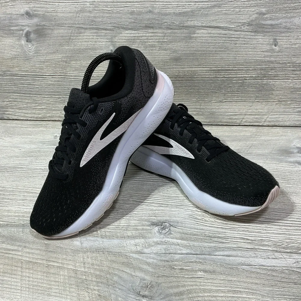 Brooks Ghost 16 Womens Size 9 B Neutral Black White Orchid Ice 1204071B077